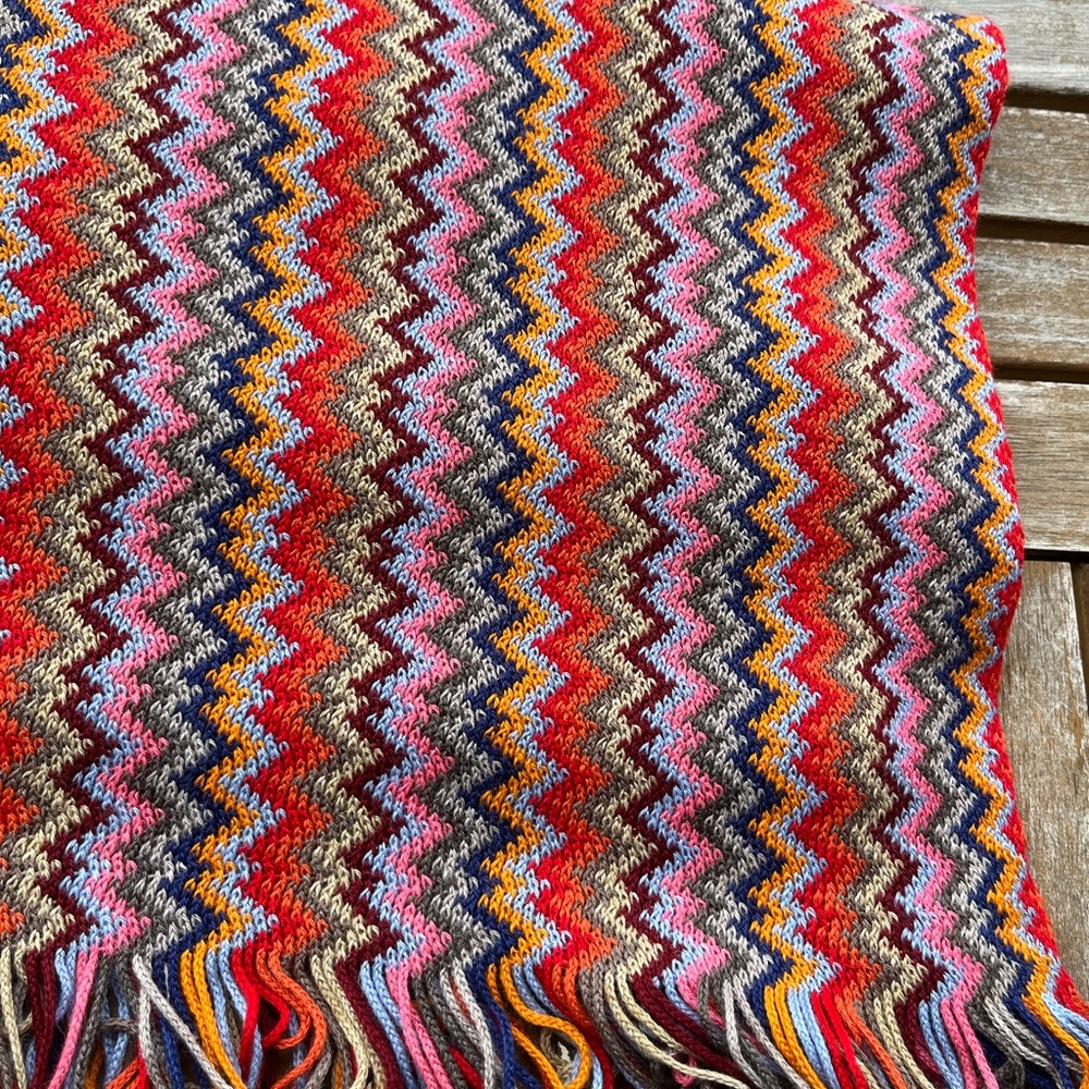 MISSONI Chevron Zig Zag Scarf Wool Acrylic Rectangle Fringe 74” X 19” Red Italy - Picture 3 of 5